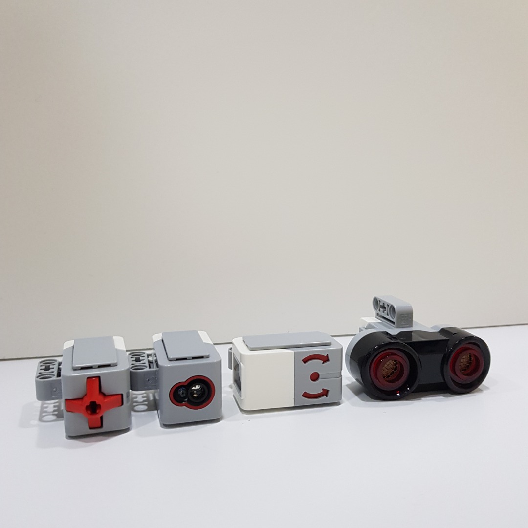 Mindstorms EV3 Sensors (1 set of 4 different sensors) + 1 pack of