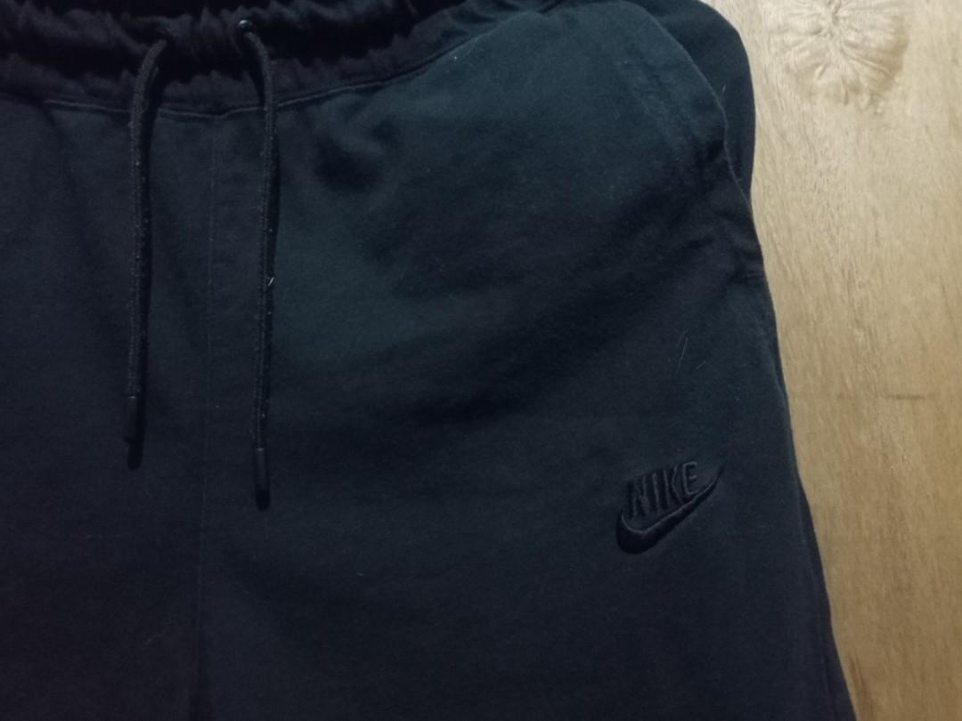triple black nike boots