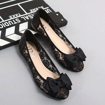 Women's shoes with ribbon deals ties