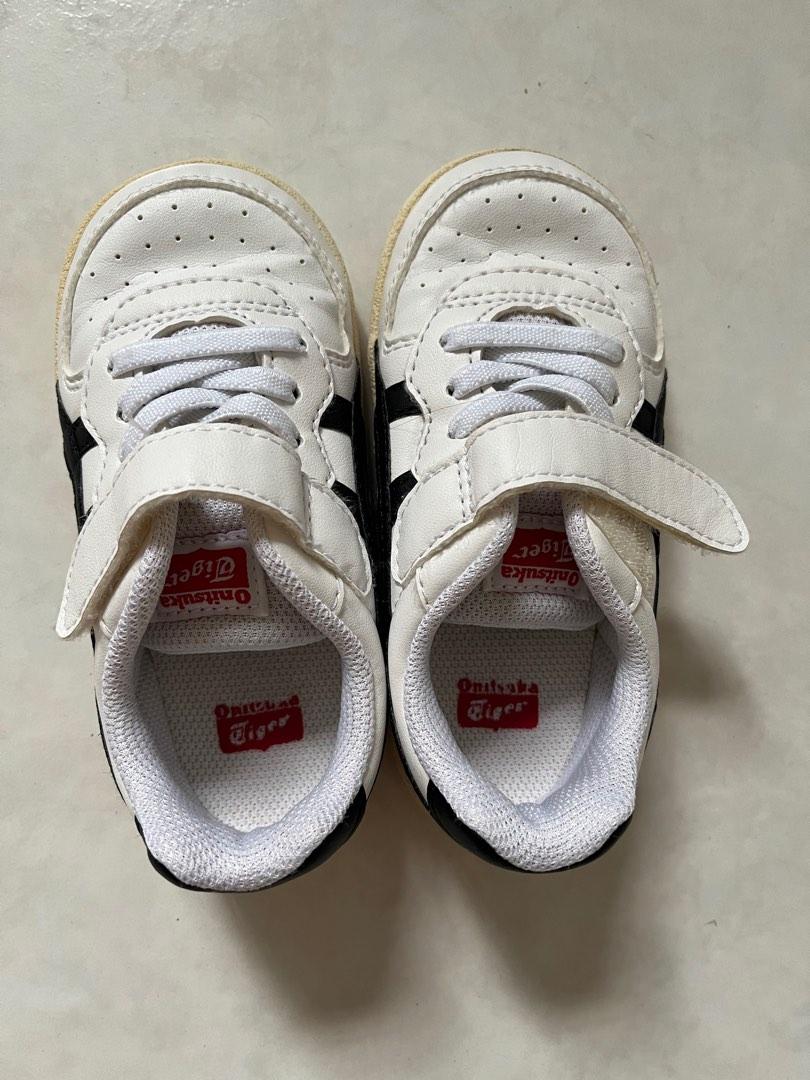 Onitsuka Tiger White Shoes (Category: Babies & Kids Fashion) located in Singapore. Submitted by isahniones (Listing ID 1182969296, Image 1). Description: 1. 14.5 CM US 7 EUR 23.5 2. 16.0 CM US K9 EUR 26 3. 17.0 CM US K10 EUR 27.