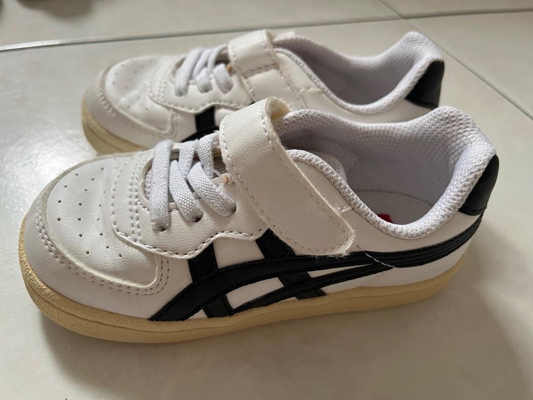 Onitsuka Tiger White Shoes (Category: Babies & Kids Fashion) located in Singapore. Submitted by isahniones (Listing ID 1182969296, Image 2). Description: 1. 14.5 CM US 7 EUR 23.5 2. 16.0 CM US K9 EUR 26 3. 17.0 CM US K10 EUR 27.