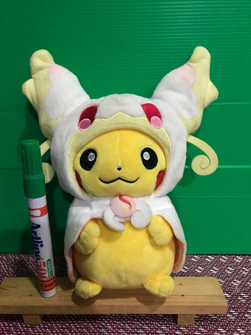 Pikachu with charizard hat sales