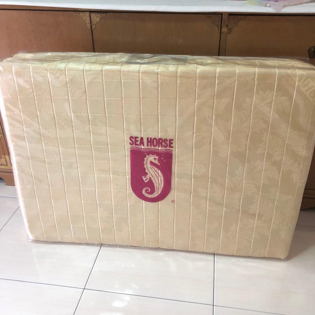Seahorse cheap folding mattress
