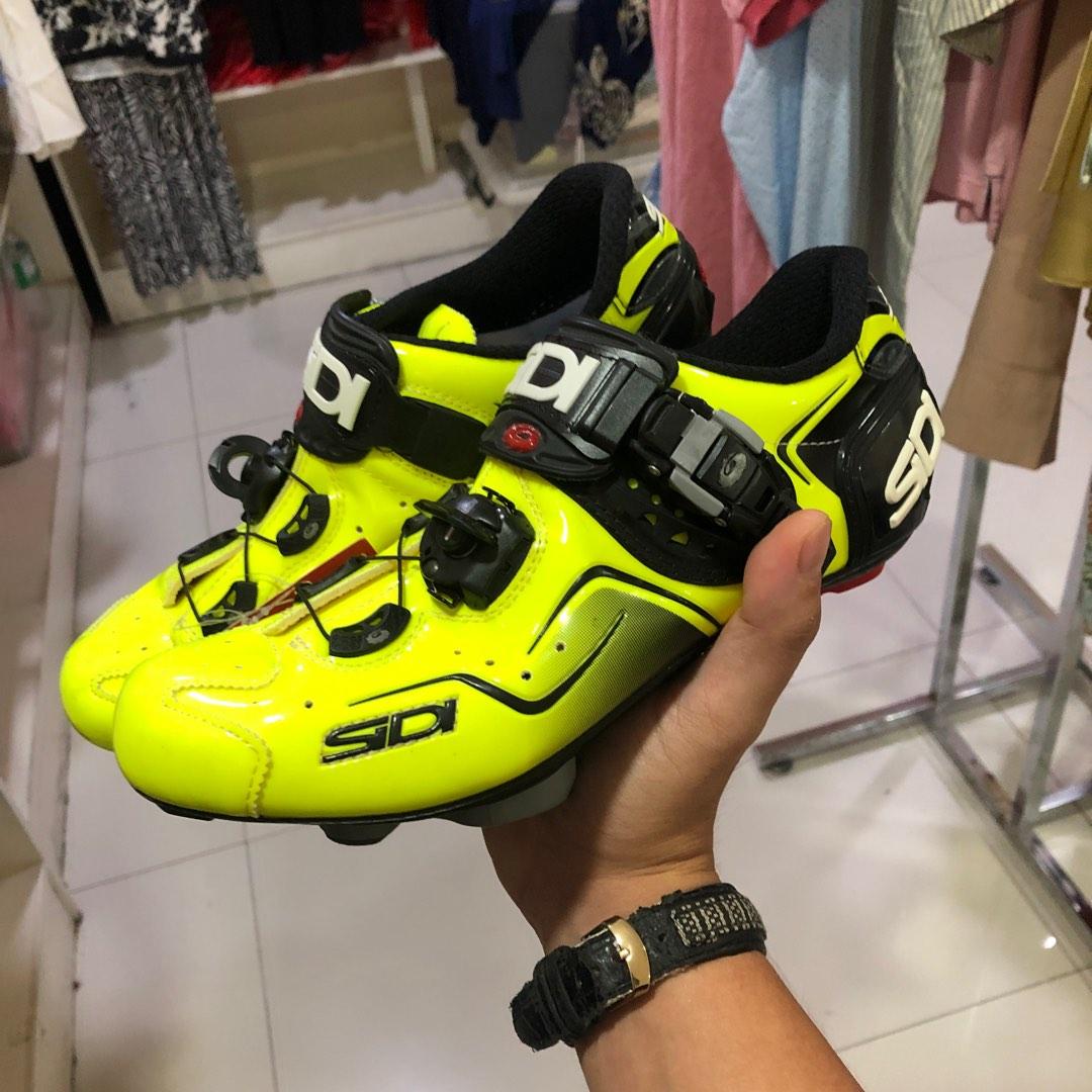 SIDI Carbon Kaos size 40 cycling shoes with LOOK Cleats Sports