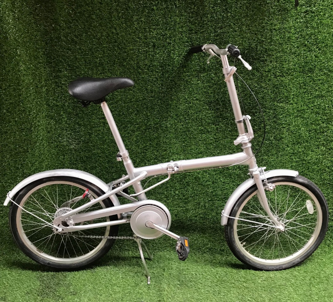 Silver 20" Folding Bike Japan Surplus, Sports Equipment, Bicycles