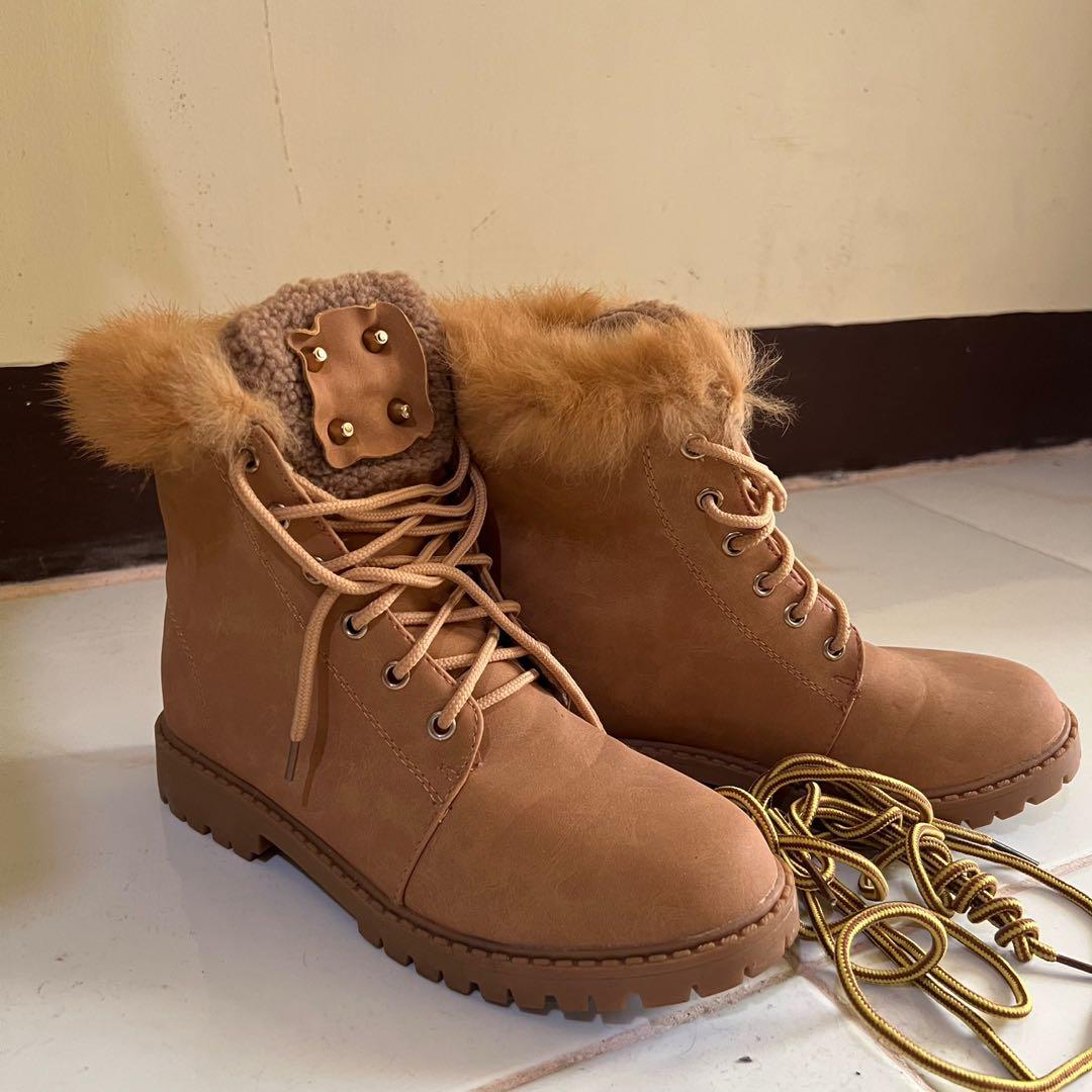 So Fab Brown Boots w Fur Women s Fashion Footwear Boots on
