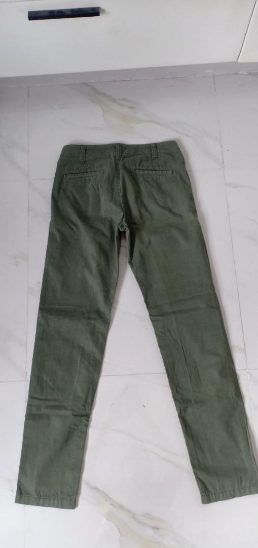 Uniqlo Boyfriend Jeans (Category: Jeans) located in Paranaque City. Submitted by enrikoooo (Listing ID 1182947796, Image 3). Description: Uniqlo Boyfriend Jeans Color: Olive Green Size: 4 (61cm) fits 24-25 waist Inseam: 30in Used only once.