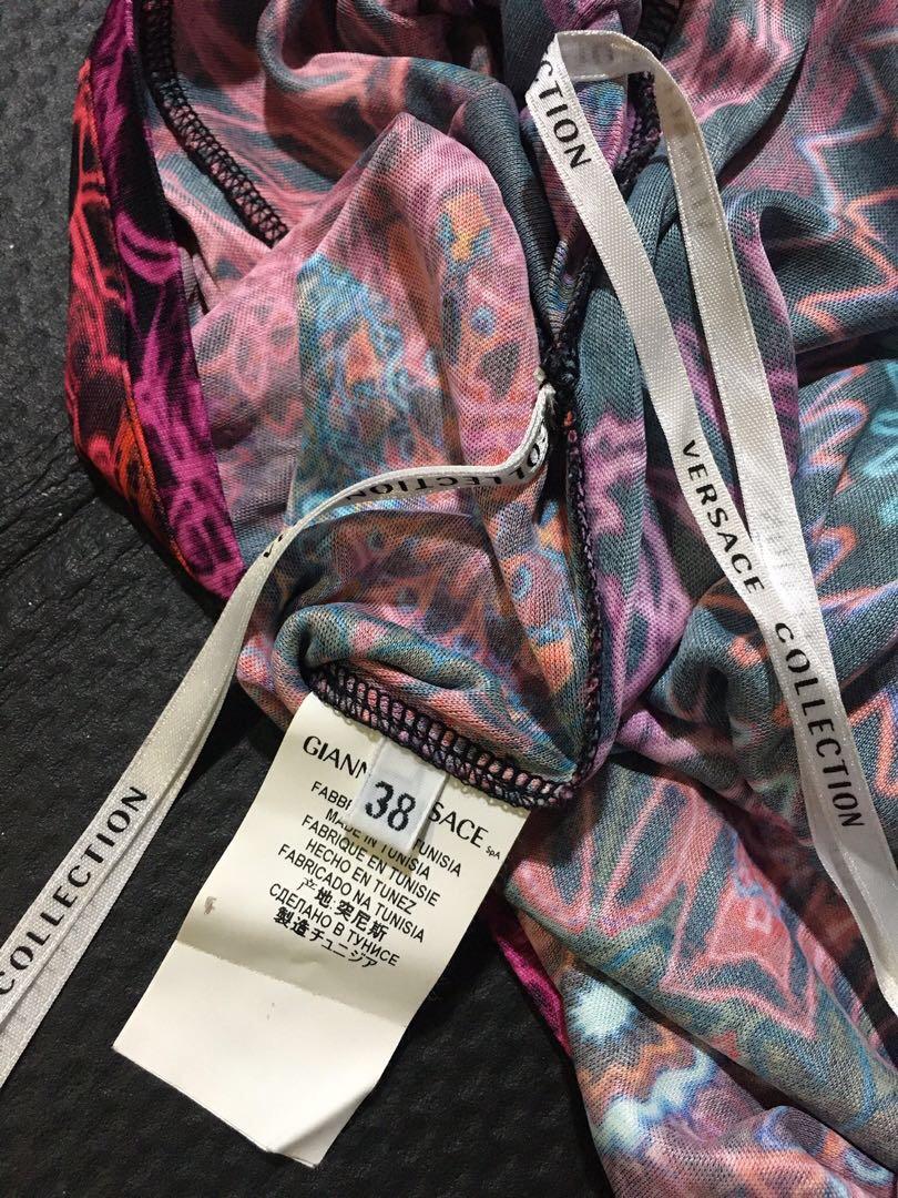 Versace Collection (Category: Luxury Apparel) located in Cebu City. Submitted by etnaner (Listing ID 1159929755, Image 3). Description: GIANNi Versace Collection Printed Dress 👗 Made in Italy 🇮🇹 Size:38 tag Fits : S/M Good condition .