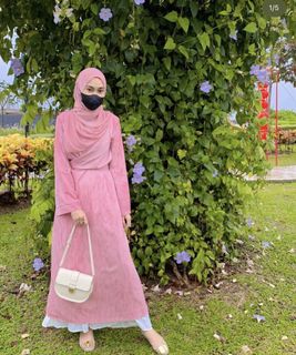 (Category: ) located in . Submitted by azreennnnn11 (Listing ID 1183222877, Image 1). Description: .