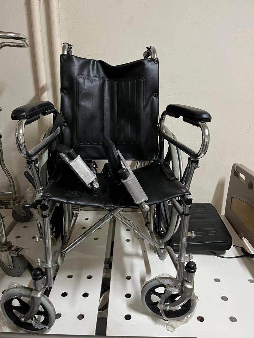 Aion motorised hospital bed, wheelchair and Trident commode for donation, Health & Nutrition