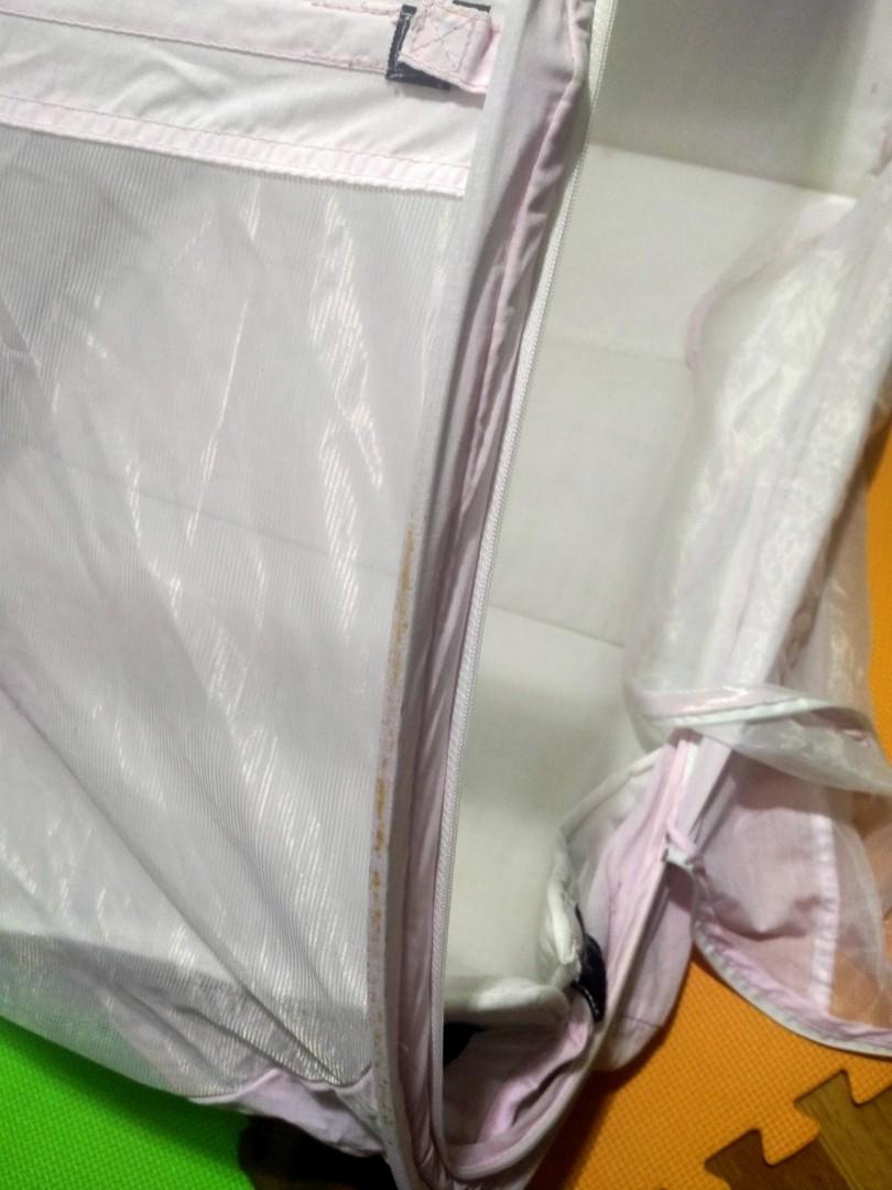 Baby pop up tent,travel cot, Babies & Kids, Baby Nursery & Kids Furniture, Cots & Cribs on Carousell