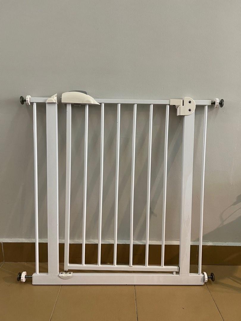 Baby Safe Auto Lock Safety gate, Babies & Kids, Baby Nursery & Kids