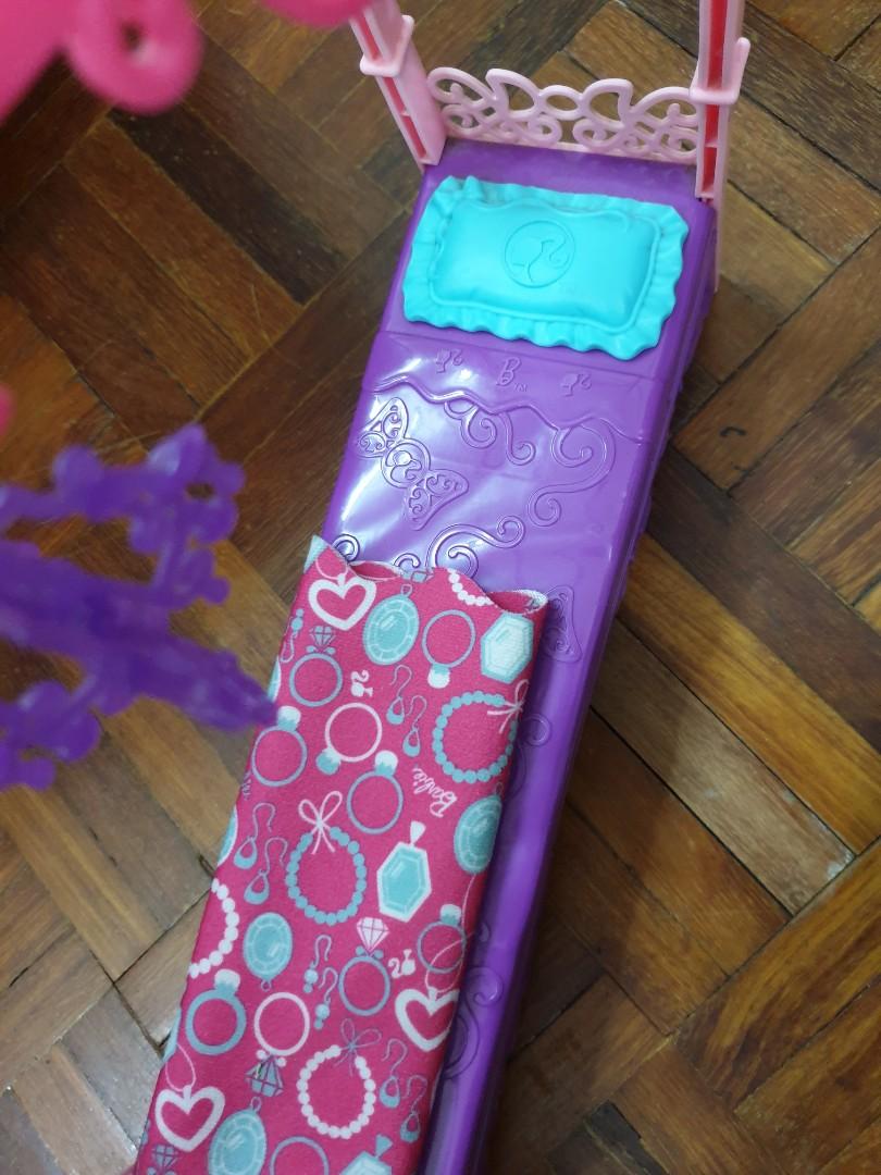 Barbie bed, Hobbies & Toys, Toys & Games on Carousell
