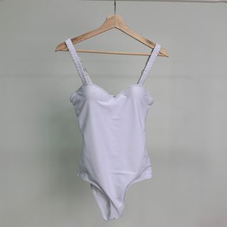 (Category: ) located in . Submitted by ftmodelwardrobe (Listing ID 1183203489, Image 1). Description: .