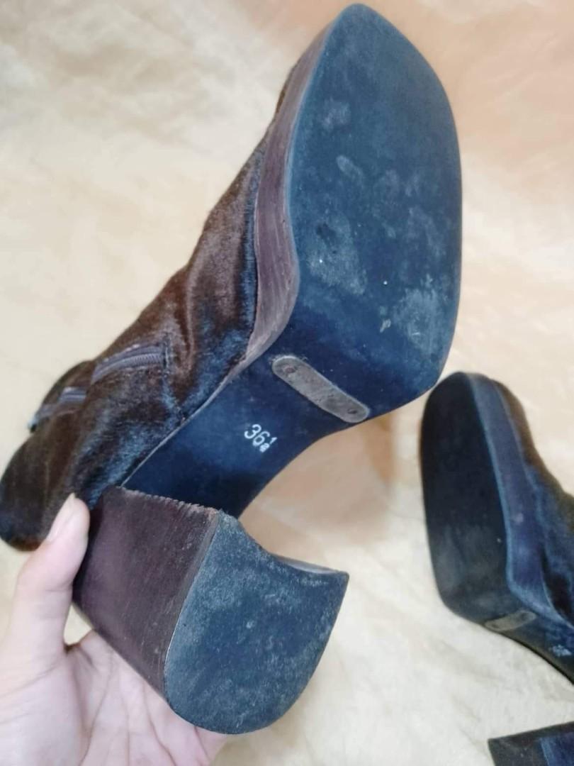 BRATZ BROWN FUR BOOTS, Women's Fashion, Footwear, Boots on Carousell