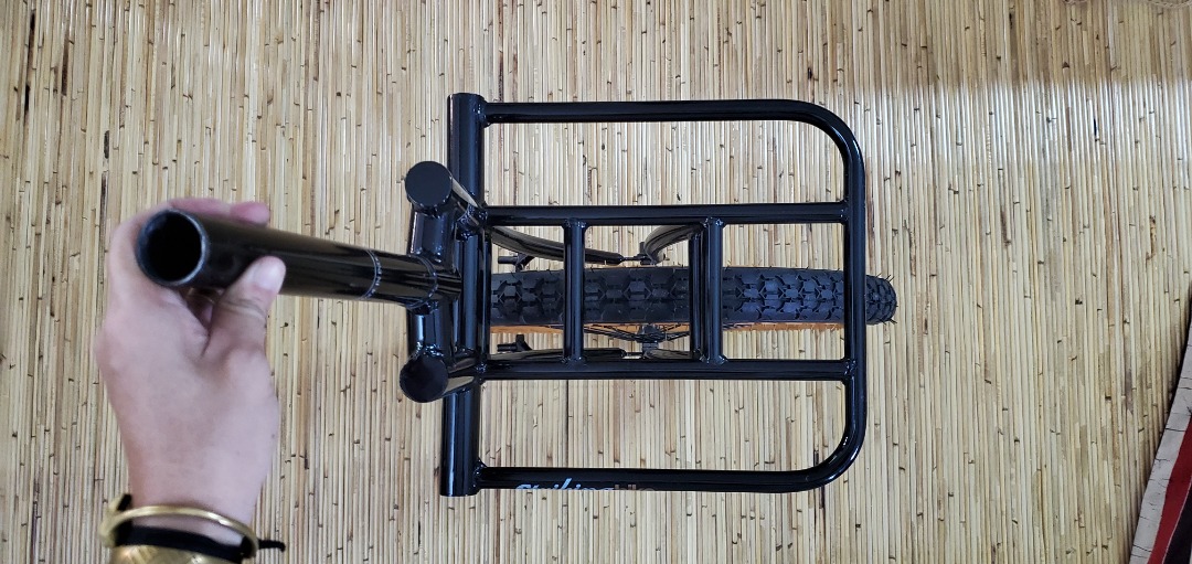 Crust clearance cargo fork