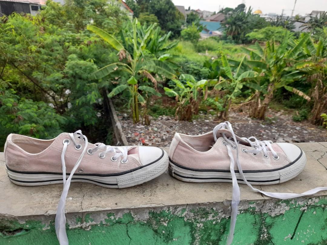 Converse pink velvet shop