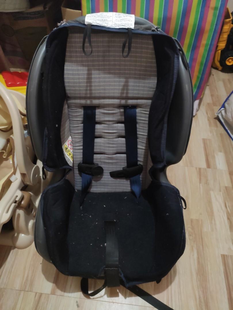 Cosco Car seat (Category: Car Seats) located in Taguig. Submitted by im_paula (Listing ID 1183198208, Image 1). Description: Cosco Car Seat rear-facing or front-facing for infants to toddler The cover needs washing. Negotiable RFS decluttering SF to be shouldered by the buyer..