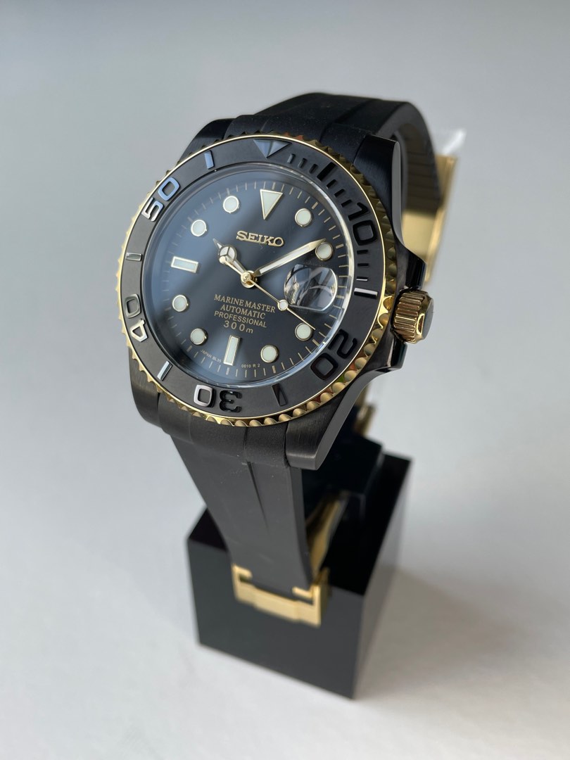 Custom Seiko Mod Black/Gold YM, Men's Fashion, Watches & Accessories,  Watches on Carousell