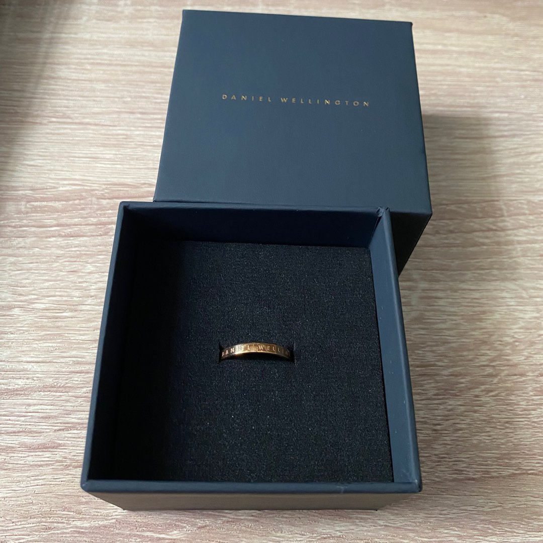 Daniel wellington rose gold ring on sale