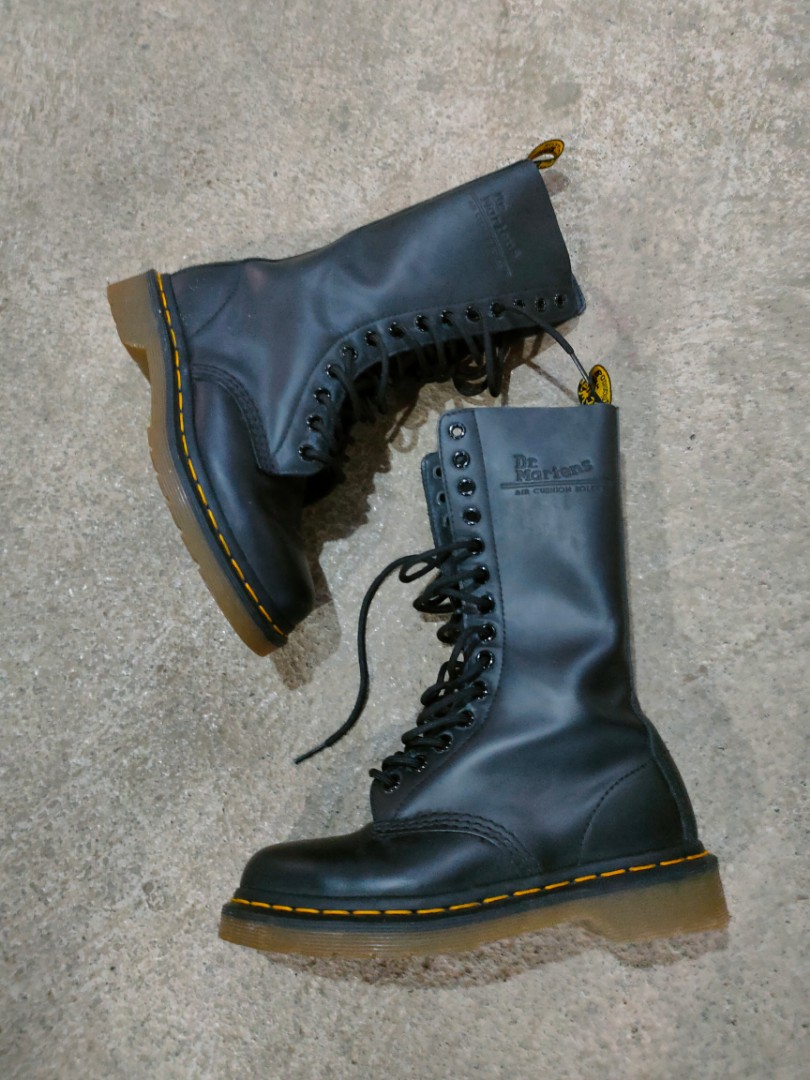 Martens 10103 Stivali boots, Women's Fashion, Footwear, Boots on Carousell