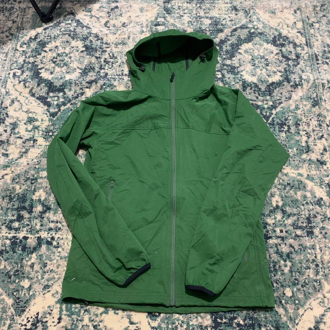 fieldcore sweater, Men's Fashion, Activewear on Carousell