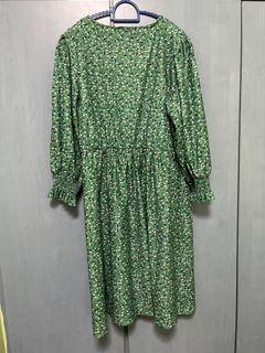 Floral long sleeve green dress