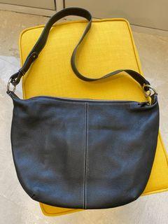 Furla leather cross-body bag (black)