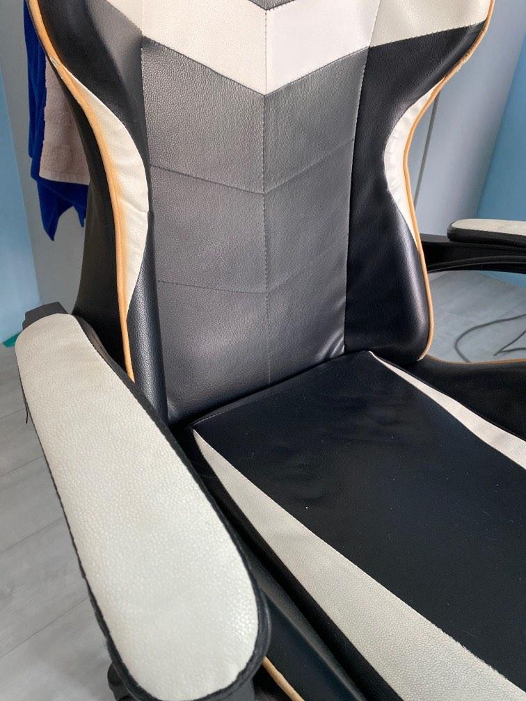 Gaming/Ergonomic chair, Furniture & Home Living, Furniture, Chairs on