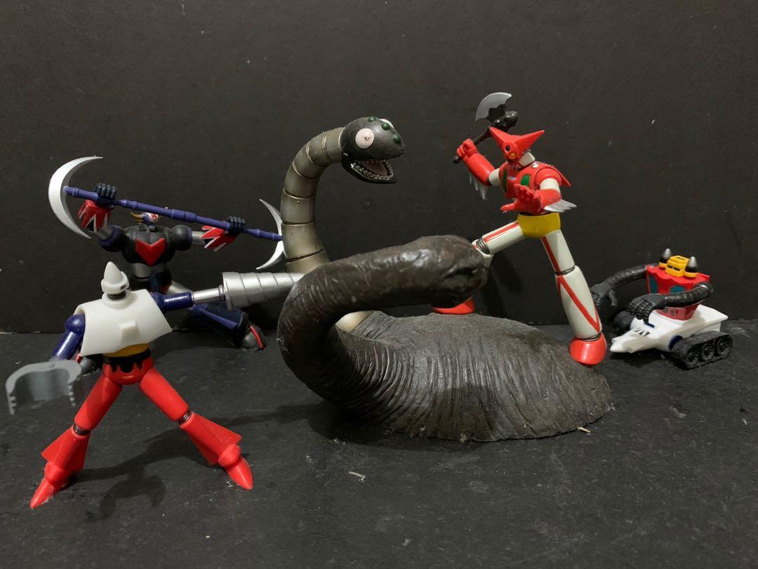 Getter Robo and Mechasaurus Zuu mini diorama with Grendaizer Super ...