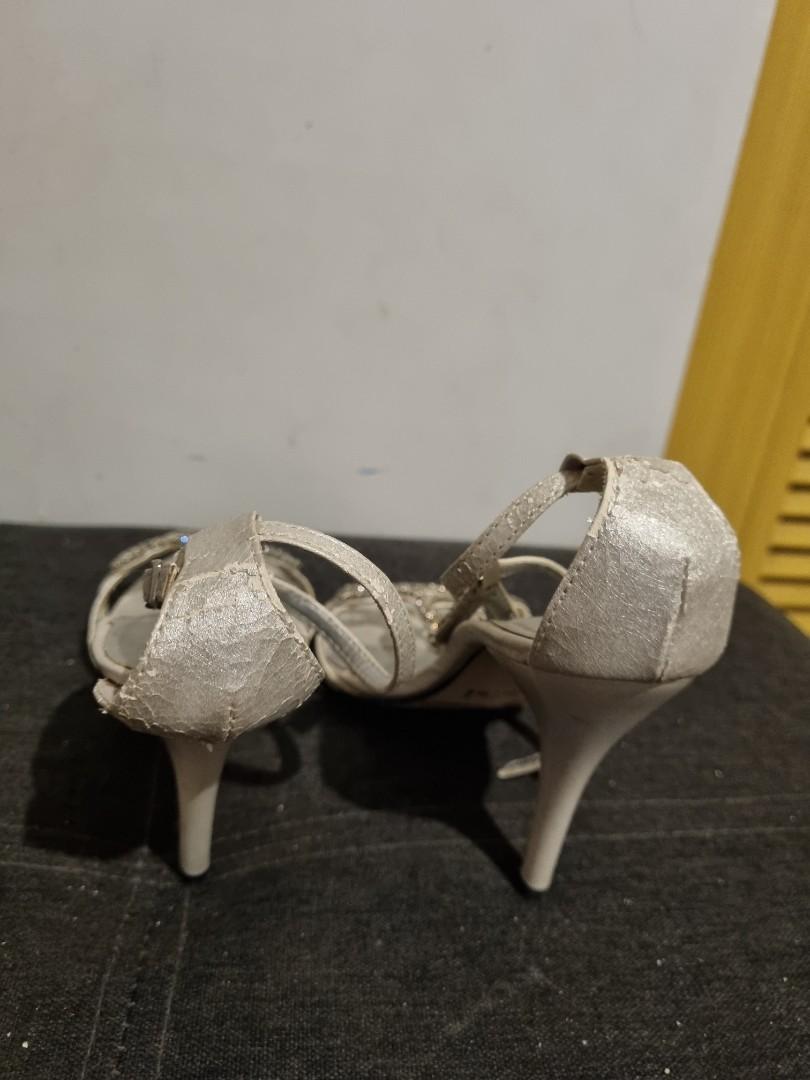 Gibi silver formal wear high heels, Women's Fashion, Footwear, Heels on