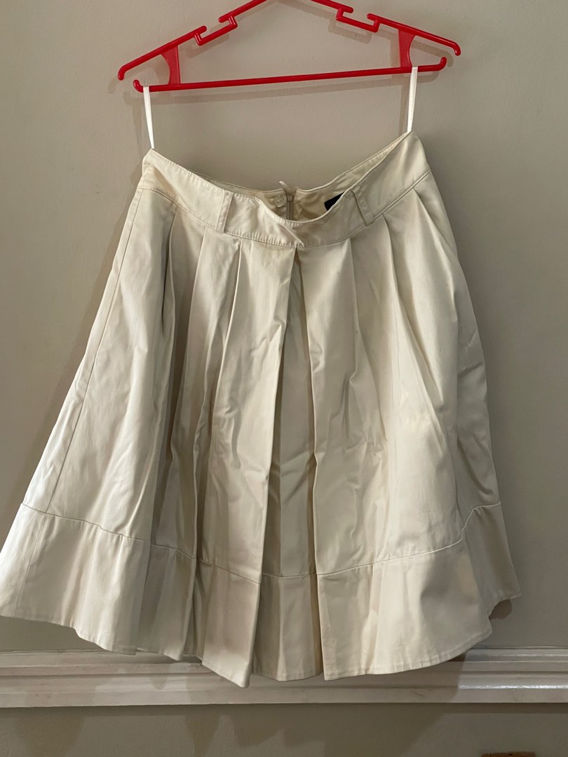 H&M Pleated Skirt, Women's Fashion, Bottoms, Skirts on Carousell