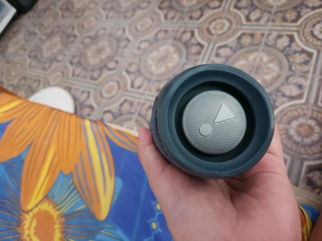 Jbl flip 5 (Category: Portable Audio Accessories) located in Singapore. Submitted by warmshark_57e22f (Listing ID 1183173545, Image 4). Description: Good condition Still have box Price negotiable.