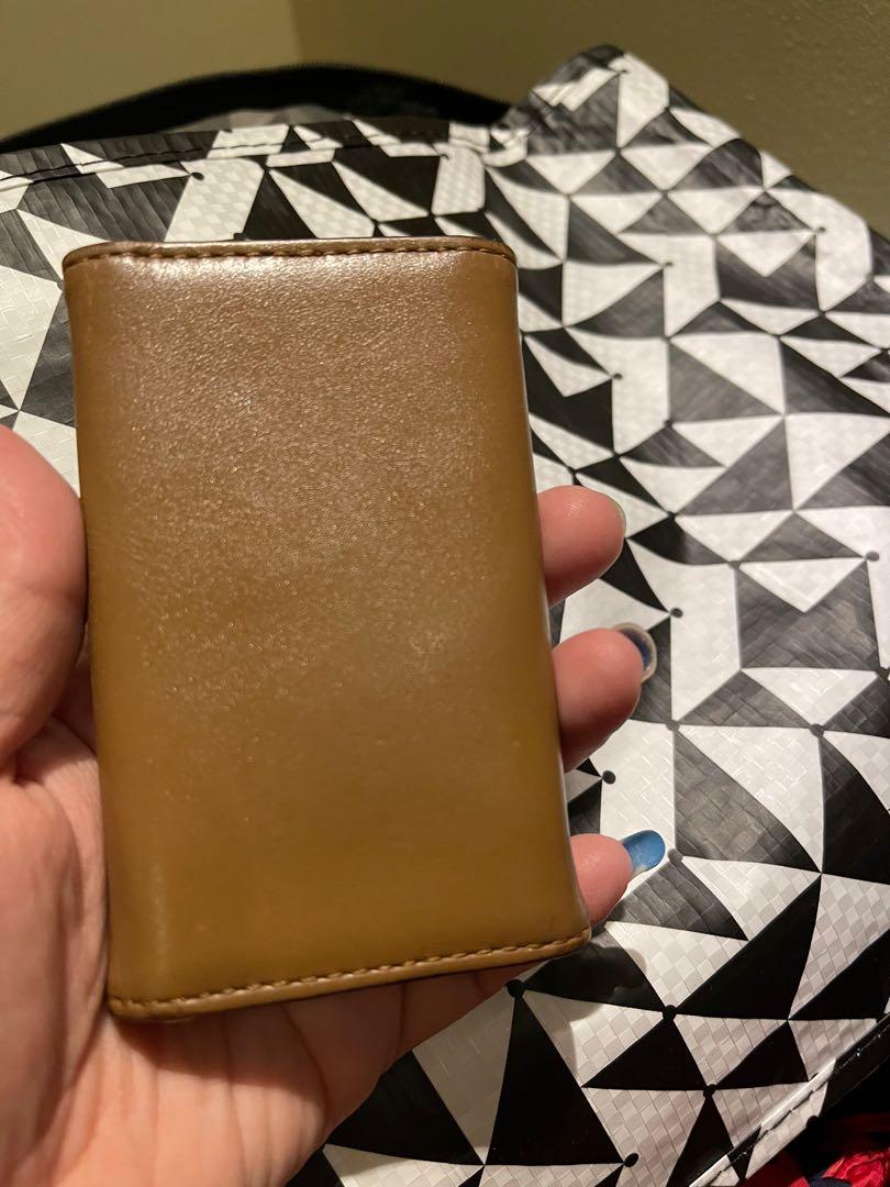 kate spade key case (Category: Luxury Bags & Wallets) located in Antipolo. Submitted by ambercs (Listing ID 1183255846, Image 2). Description: authentic kate spade keycase preloved just need cleaning with box rare to find.