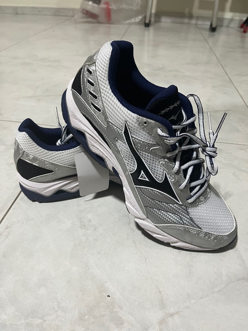 Mizuno mens crusader 9 running shoes top