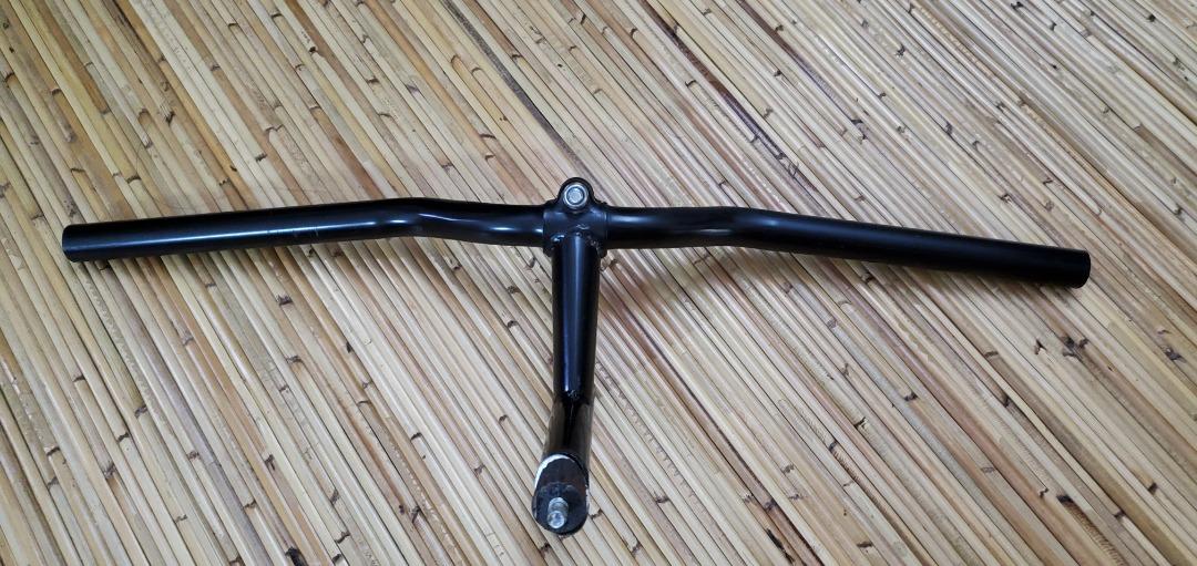 MTB Basic Handle Bar (Category: Bicycles) located in Kota Kinabalu. Submitted by __fxs__ (Listing ID 1183209279, Image 1). Description: Handlebar besi standard / basic yang ditanggalkan dari MTB 26". Panjang handlebar 58‐59cm / 23.5inci Stem saiz 22.2 Jual sebab sudah ada handle bar baru. Kondisi barang seperti dalam gambar. Saya letak harga murah sebab tak nak simpan lama (tak ada ruang) SELF COLLECT BOLEH DAPAT DISKAUN *NOTA: Untuk pembelian me