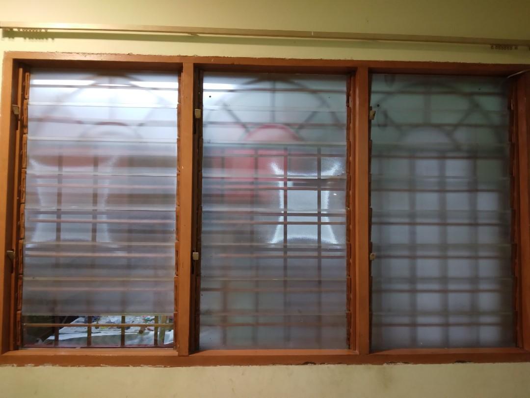 Naco / Louvre Window Glass ( Opaque) RM3.50/ pc, Furniture & Home