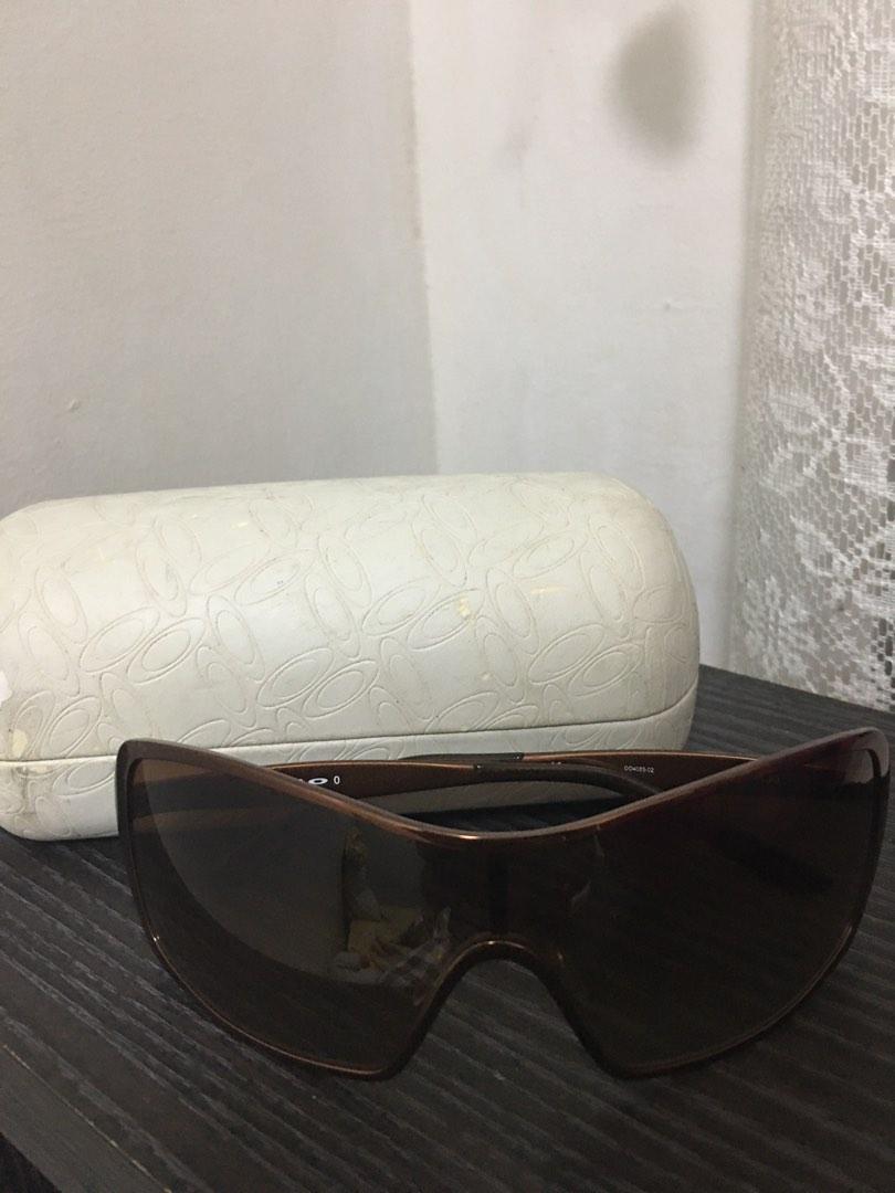 Oakley remedy sunglasses top