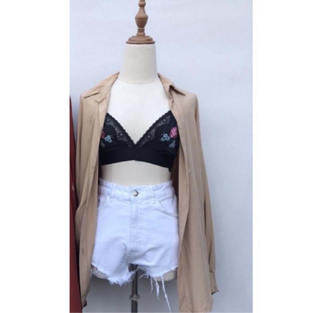 Oversized Linen Polo Buttondown Nude (Category: Blouses) located in Quezon City. Submitted by declutter_A (Listing ID 1183149293, Image 1). Description: RFS: too oversized for me Medium- XL.