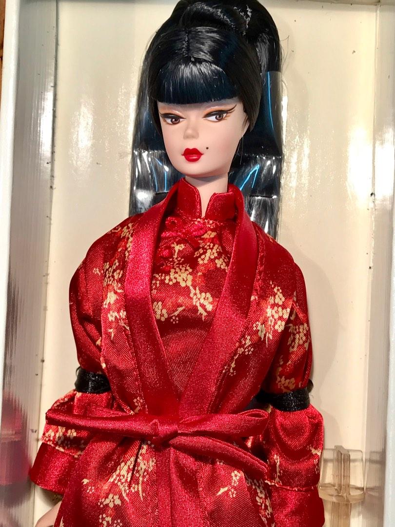 MATTEL USA N° B3431 BARBIE CHINOISERIE RED MOON Fashion Model Gold
