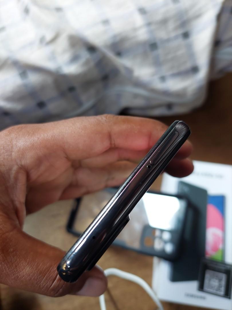 Samsung a52s 5g (Category: Samsung) located in Quezon City. Submitted by marcianoruiz1984 (Listing ID 1183172928, Image 3). Description: for sale samsung a52s 5g.. no issue..unit,case,box at rep charger. quezon city area 6.5 super amoled 120 hz ref rates 8/128 64 mp quad cam 32 mp selfie cam 4500 mah 778 snpdgon.