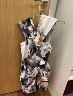 (Category: ) located in . Submitted by clearclearcloset (Listing ID 1183208855, Image 1). Description: .