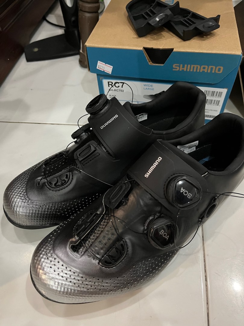 Shimano RC7 RC701 silver/black 43E shoes, Sports Equipment, Bicycles   Parts, Parts  Accessories on Carousell