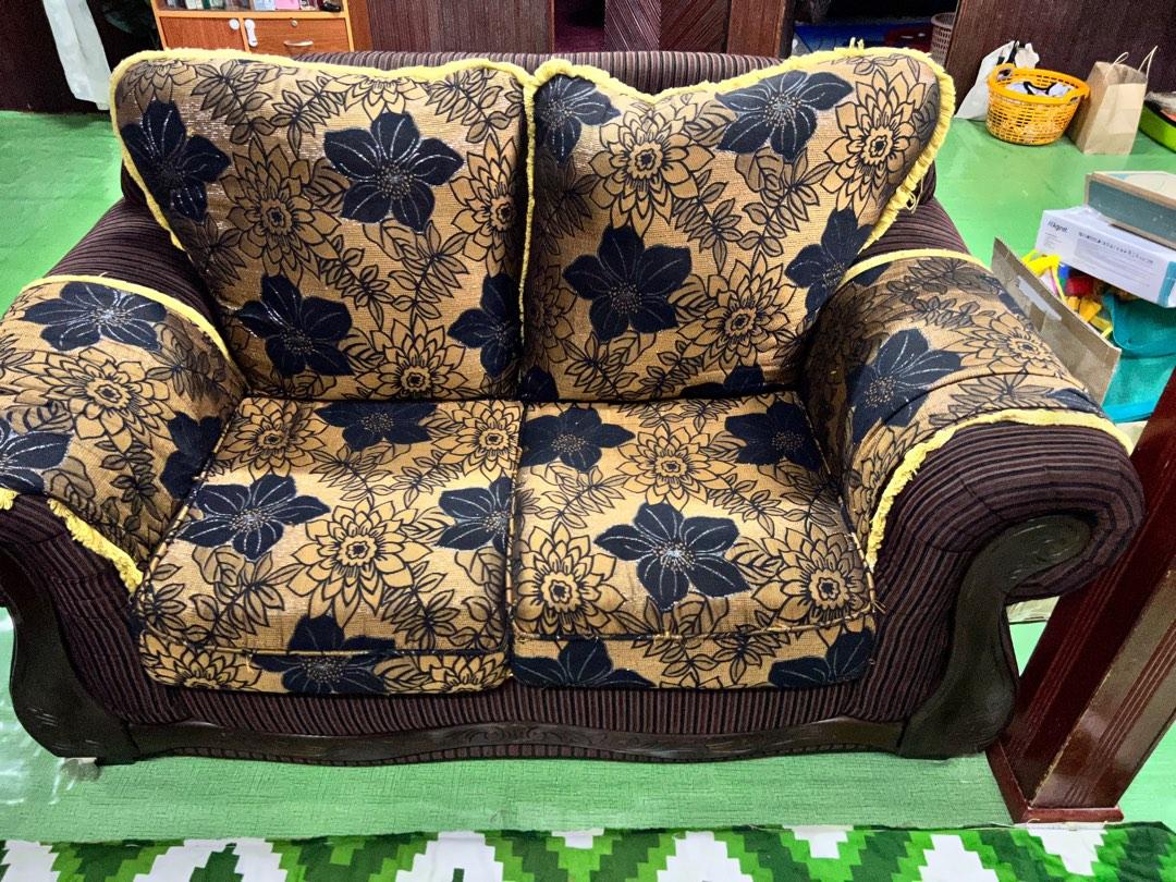 Sofa set(preloved), Furniture & Home Living, Furniture, Sofas on Carousell