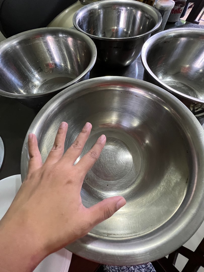 Stainless steel mixing bowl, Furniture & Home Living, Kitchenware