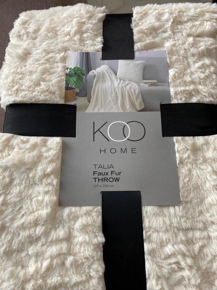 Throw, Furniture & Home Living, Bedding & Towels on Carousell