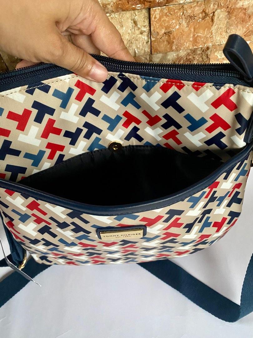 Tommy Hilfiger Messenger Bag / Crossbody Bag, Women's Fashion, Bags & Wallets, Crossbody Bags