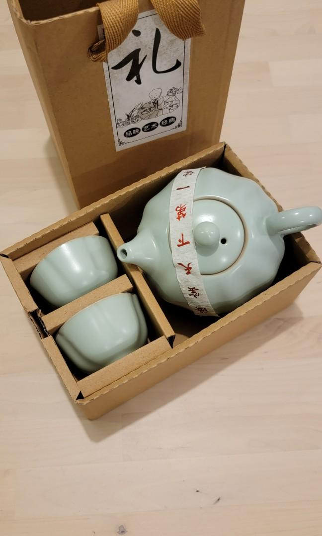 Traditional Chinese tea pot set, 傢俬＆家居, 廚具和餐具, 茶具配件 Carousell