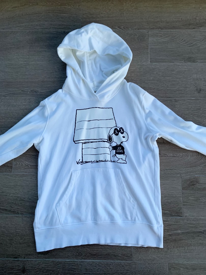 Uniqlo KAWS x PEANUTS hoodie white, Men's Fashion, Coats, Jackets and Outerwear on Carousell