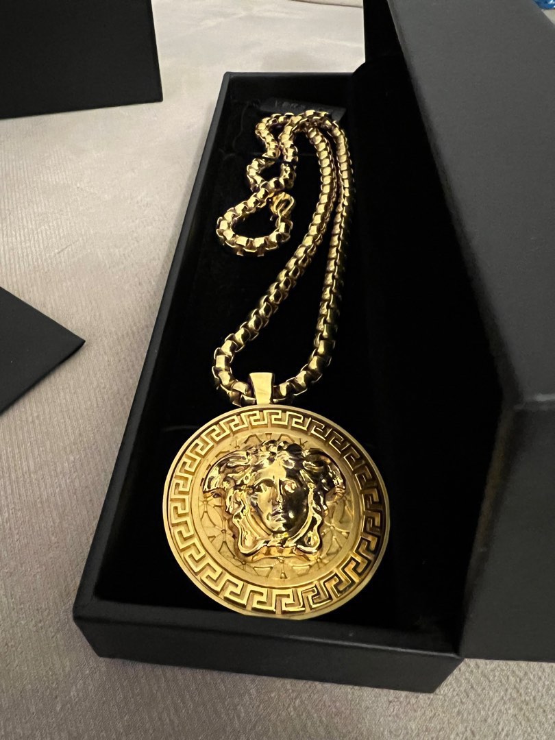 New versace necklace discount